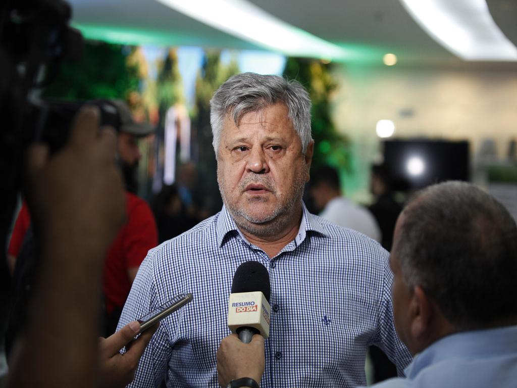 Stopa diz concordar com critérios para escolha entre ele e Lúdio Cabral, mas exige transparência