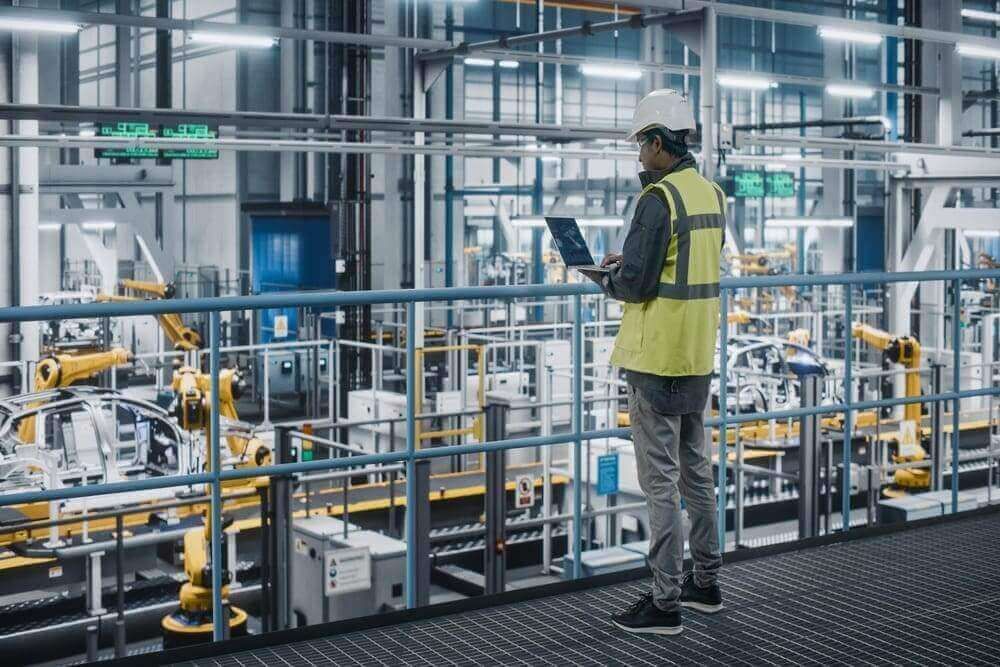 PMI industrial do Brasil perde força em dezembro e iguala mínima do ano