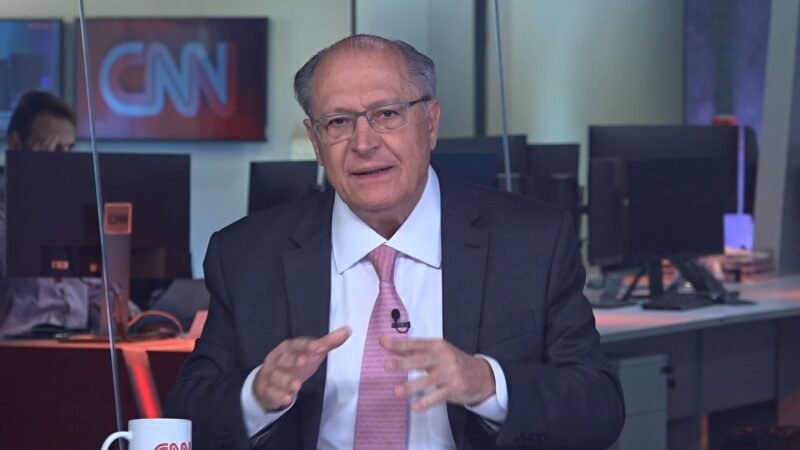 Governo tem responsabilidade com gastos públicos, mas não vai penalizar mais pobres, diz Alckmin à CNN