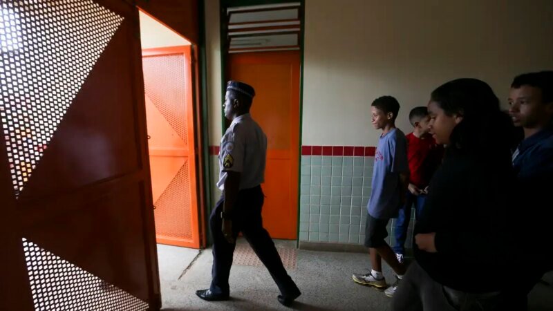 STF dá 10 dias para SP explicar modelo de escolas cívico-militares