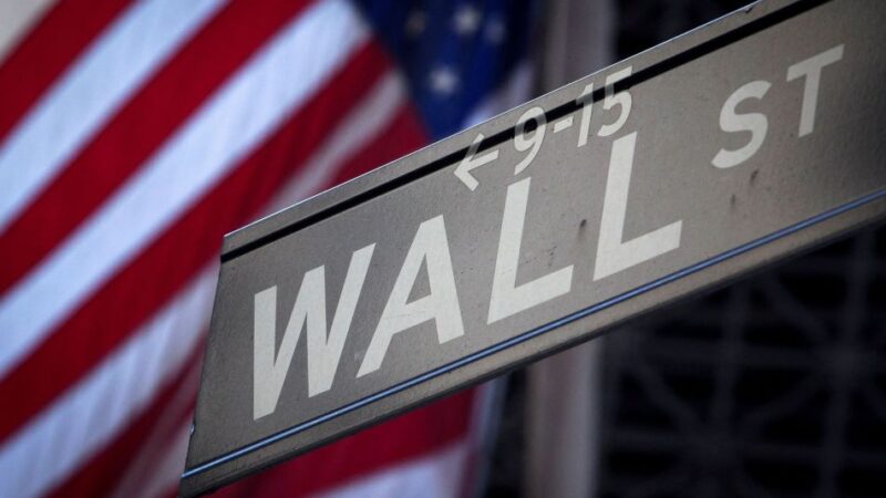 Bolsas em Wall Street recuam com piora no fim do pregão sob peso de ações techs