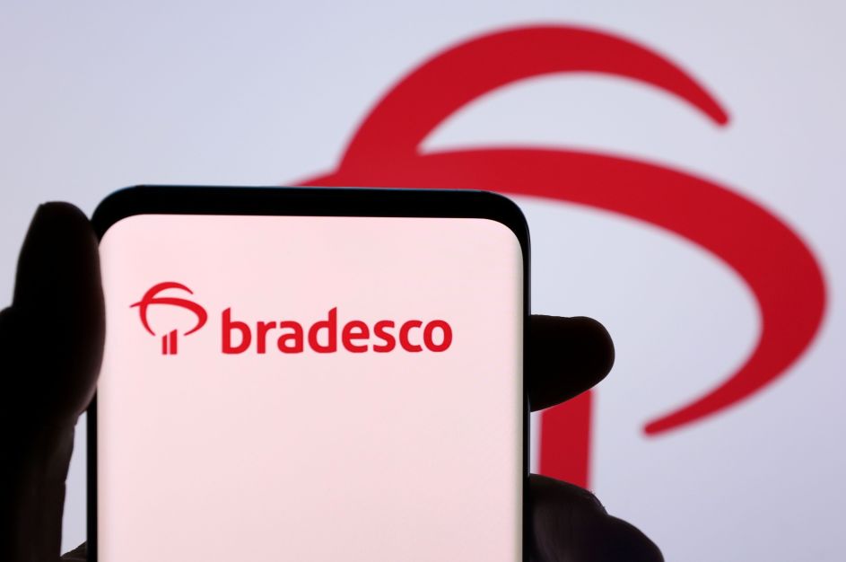 Bradesco anuncia acordo que prevê deter 50% do banco John Deere
