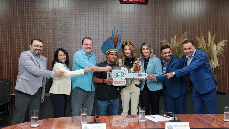 Governo de MT atende pedido da madrinha dos povos indígenas e entrega veículos para auxiliar agricultura familiar em aldeias