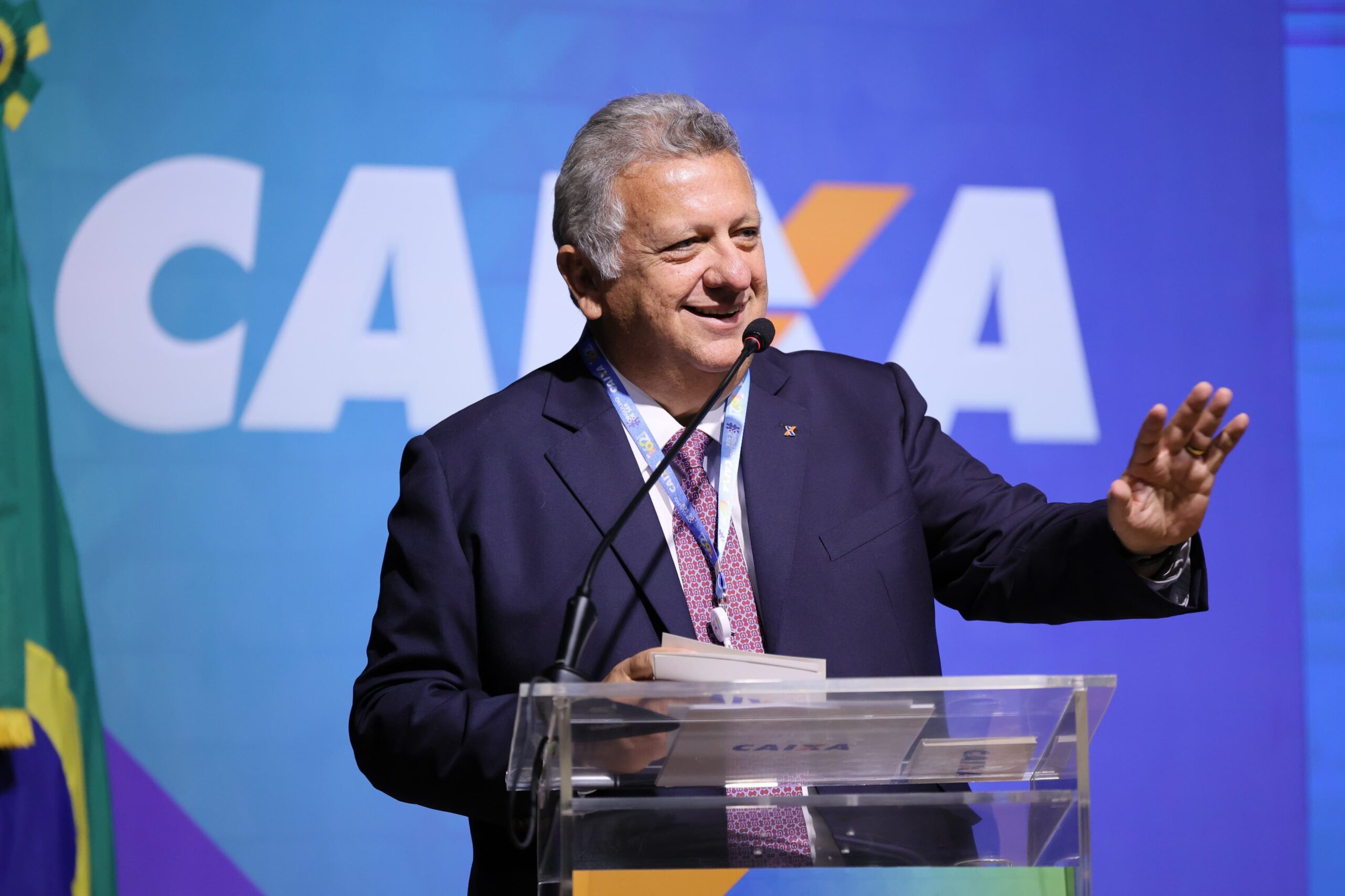 PPPs são viáveis para mitigar déficit habitacional, diz presidente da Caixa em livro