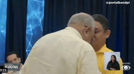 Prefeito dá cabeçada em adversário durante debate de TV – Jornal Advogado – Em Mato Grosso