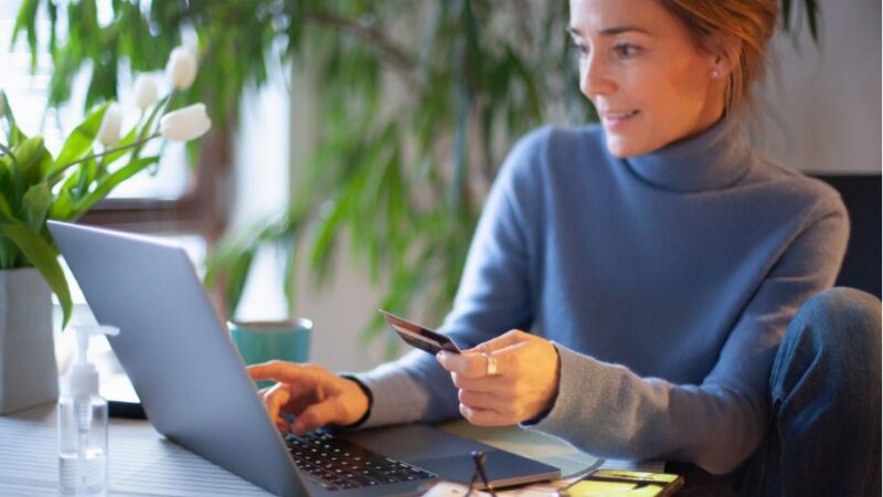 Procura dos consumidores por crédito cai 1,1% no 1º semestre, aponta Serasa Experian
