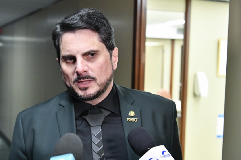 Senador renuncia e diz que Bolsonaro o coagiu a dar golpe – Jornal Advogado – Em Mato Grosso