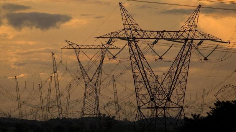 Aneel recua e conta de luz terá bandeira vermelha 1 em setembro, com custo de R$ 4,46 a cada 100 kWh
