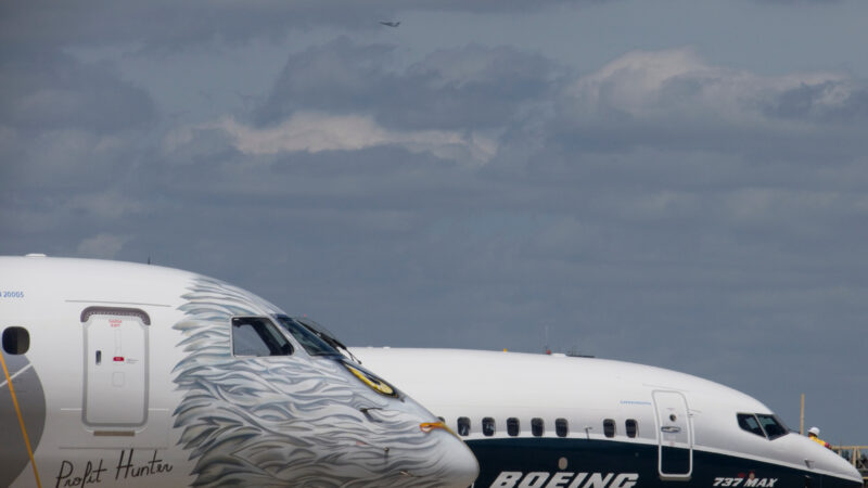 Boeing pagará US$ 150 mi para encerrar disputa com Embraer; ação da brasileira despenca