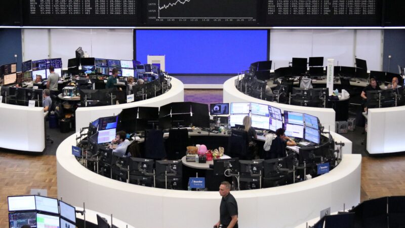 Bolsas da Europa fecham em queda com temores sobre tarifas dos EUA