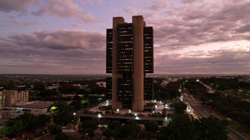 BC vende US$ 3 bi em leilão de linha, na 3ª intervenção sob Galípolo