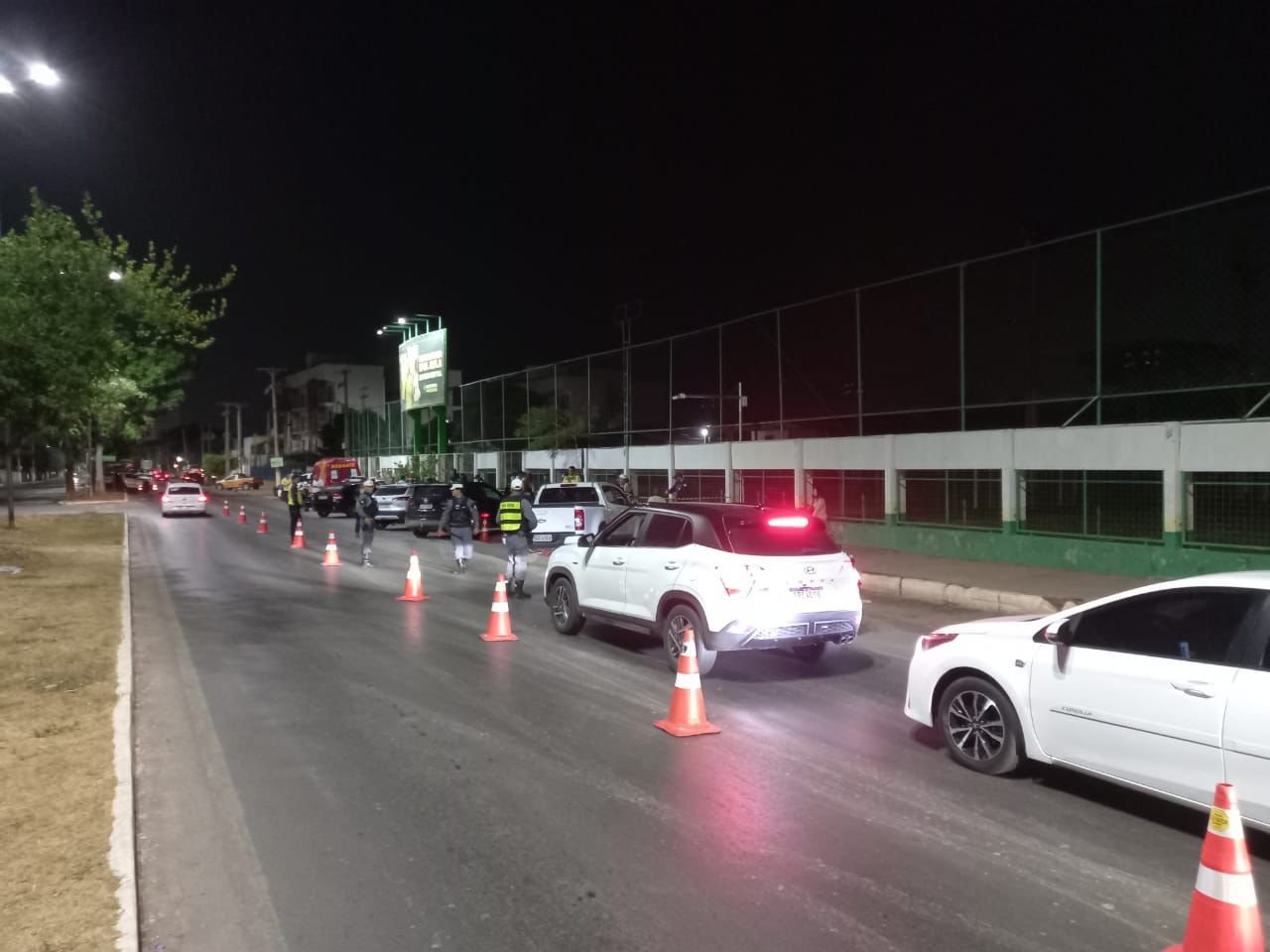 Operação Lei Seca termina com dez motoristas presos por embriaguez na madrugada