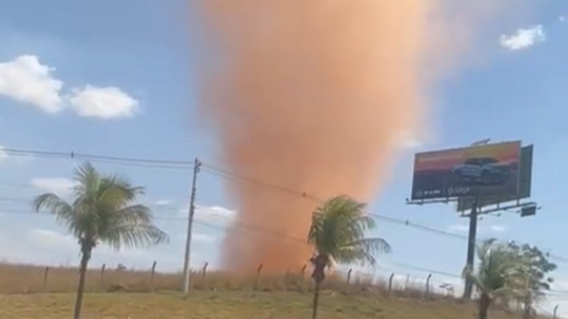 Redemoinhos gigantes se formam em Goiás; vídeo – Jornal Advogado – Em Mato Grosso