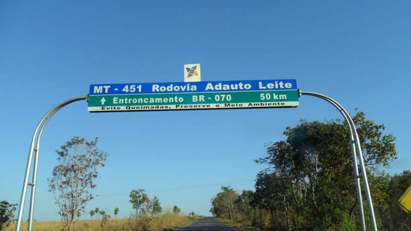 Sinfra licita restauração de 50 km da Rodovia Adauto Leite em Poconé