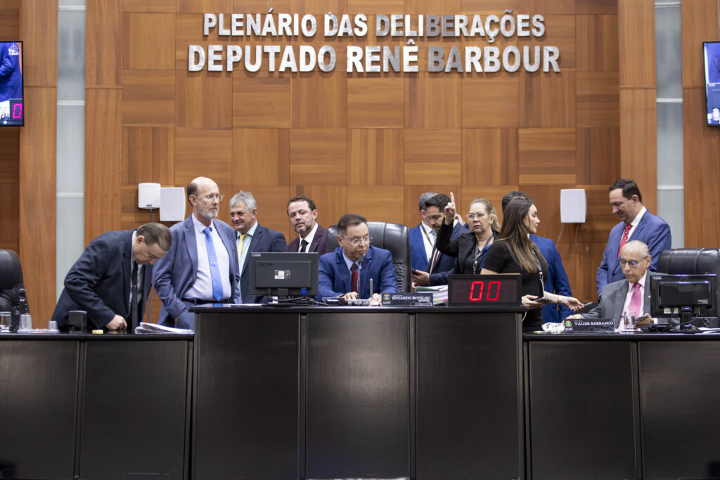 ALMT aprova diretrizes orçamentária, MT terá R$ 4,7 bilhões para investimentos e servidores receberão RGA a partir da folha salarial de janeiro