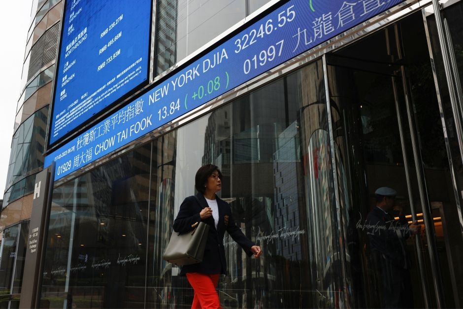 Ações de Hong Kong saltam e têm melhor desempenho em mais de dois anos e meio