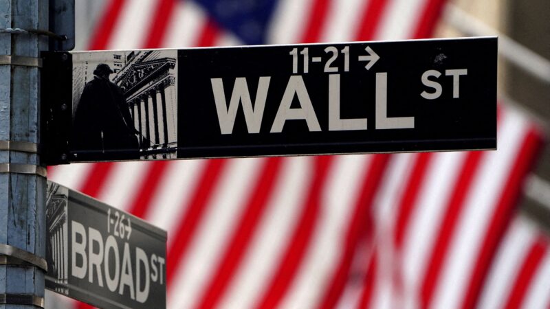 Wall Street afunda sem esperanças de atraso no prazo das tarifas ou acordos