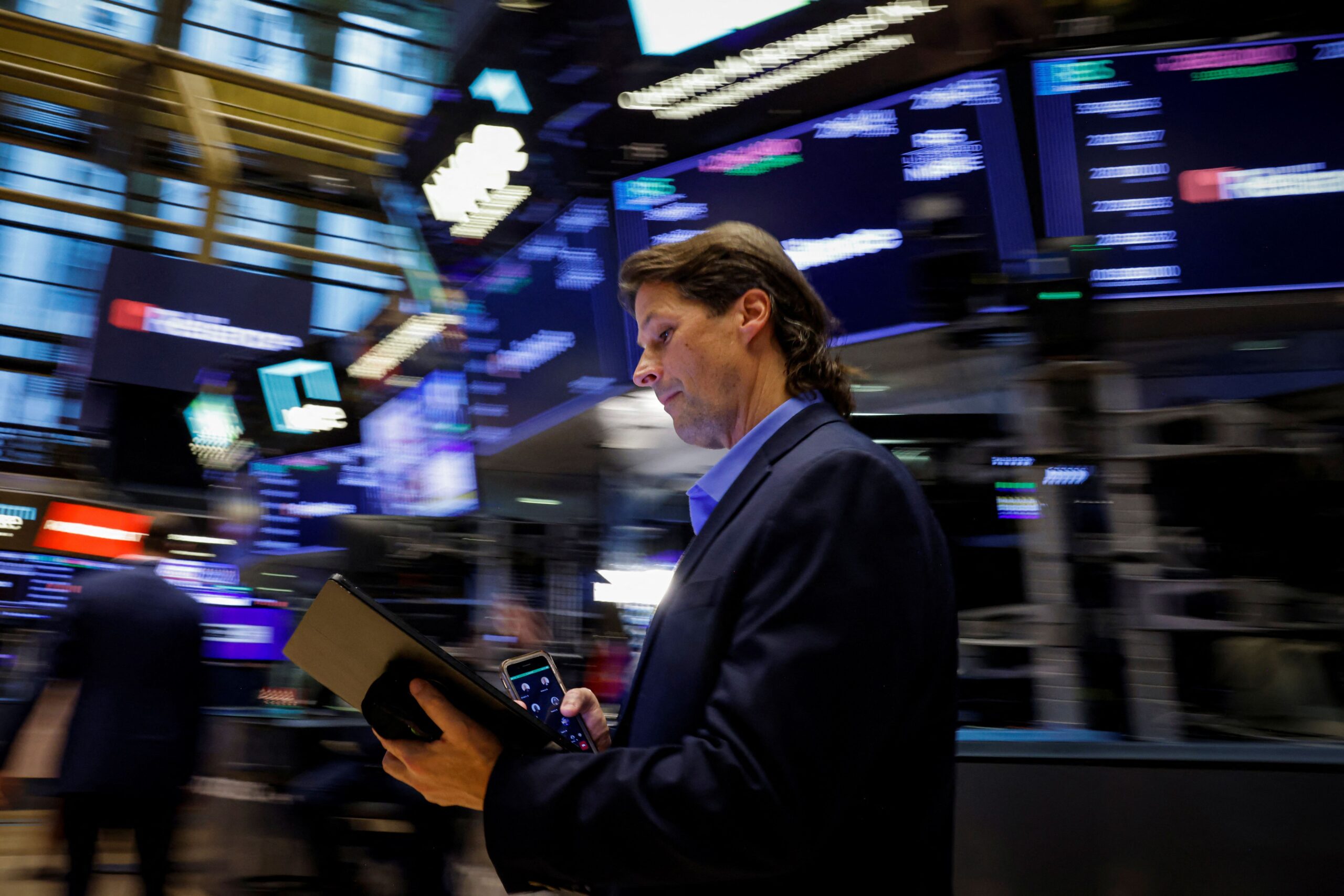 Futuros do S&P 500 atingem máxima recorde após Trump declarar vitória