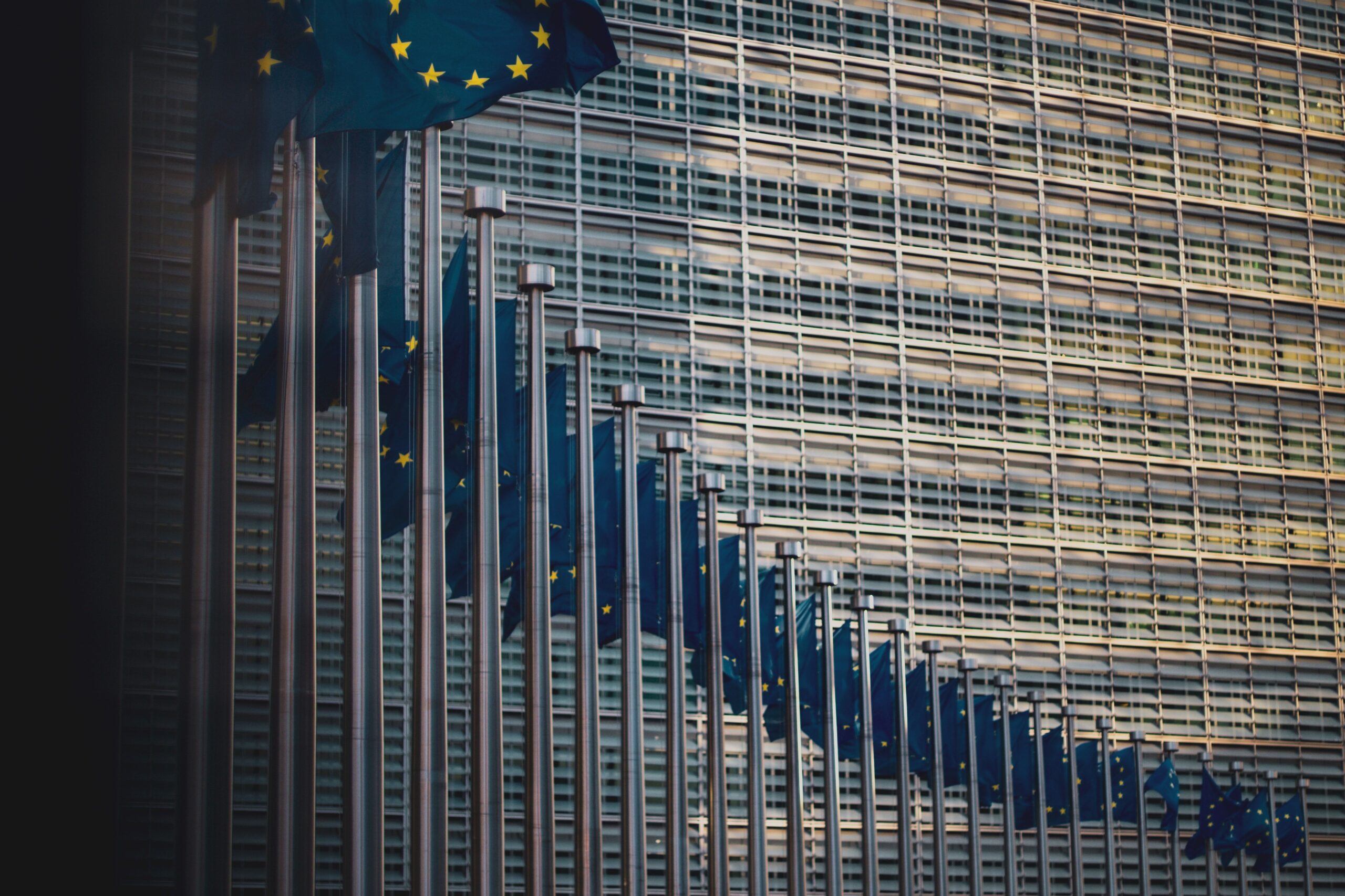 Crescimento da zona do euro começa a se recuperar lentamente, destaca Fitch