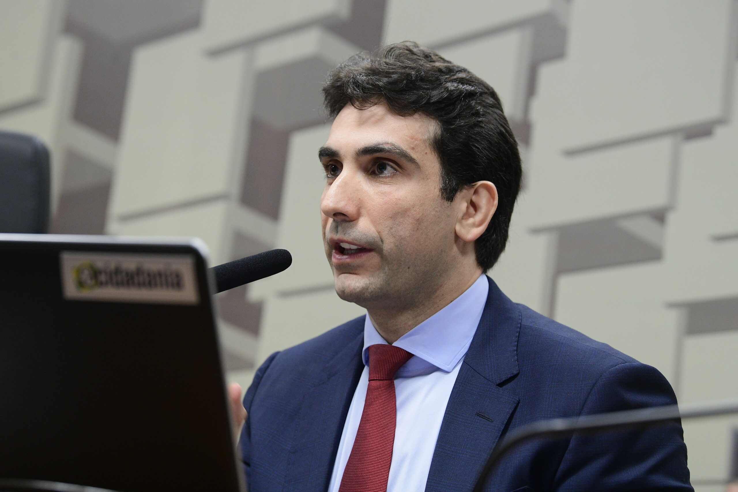 Galípolo antecipa volta ao Brasil após cumprir agenda nos EUA