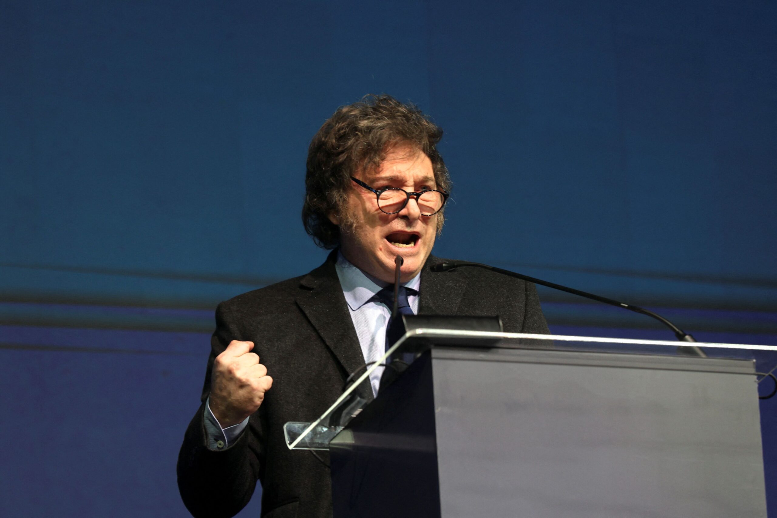 Milei promete reforma tributária com redução de 90% de impostos nacionais