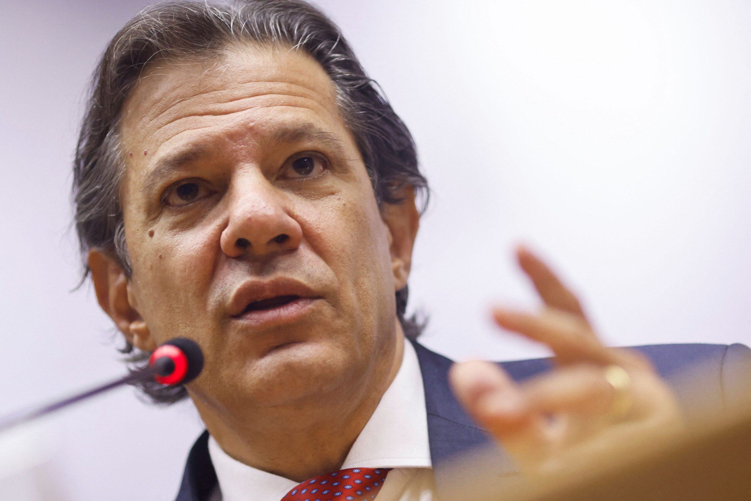 Revisão de gastos é para dar “vida longa ao arcabouço”, diz Haddad