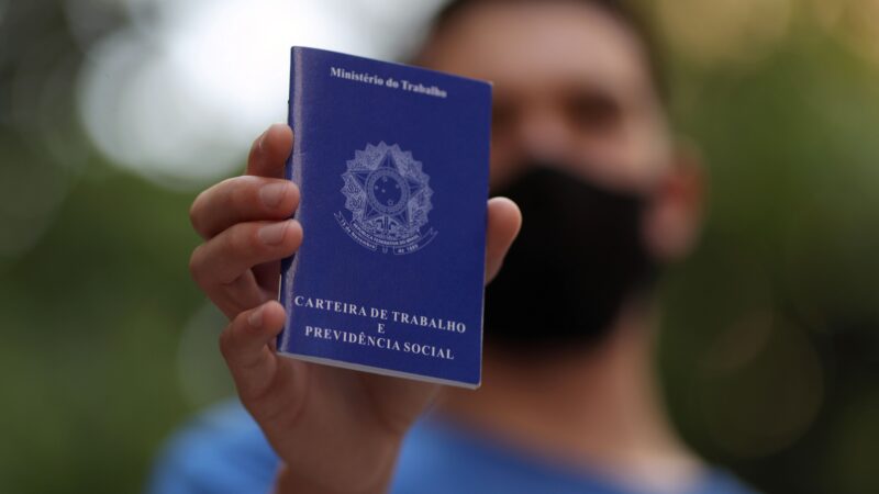 13º salário: segunda parcela deve ser paga nesta sexta (20); veja como calcular