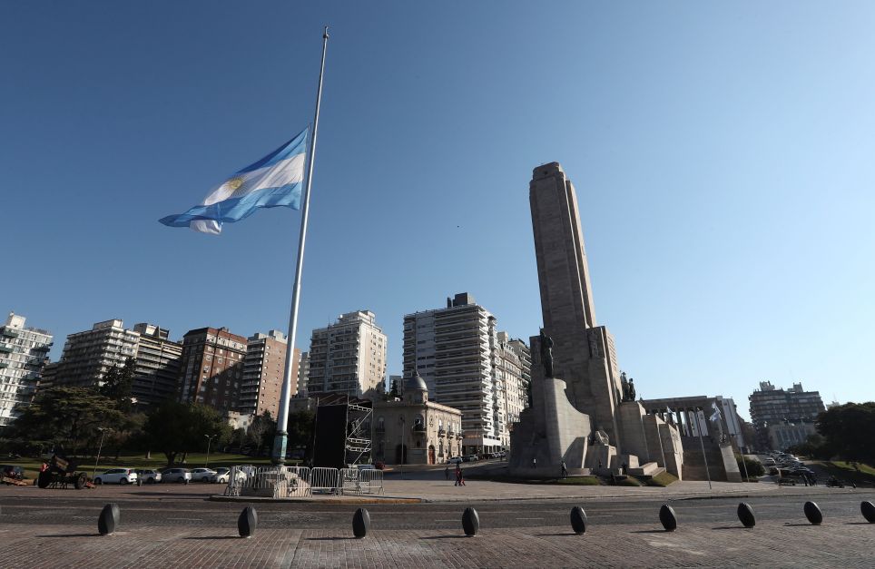 Argentina anuncia fim de impostos sobre produtos comprados no exterior