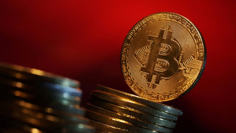 Bitcoin renova recorde pela 4ª sessão seguida e se aproxima dos US$ 100 mil