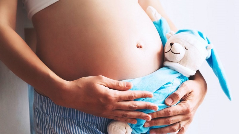 CCJ aprova admissibilidade de proposta que garante direito à vida para fetos e impede aborto legal