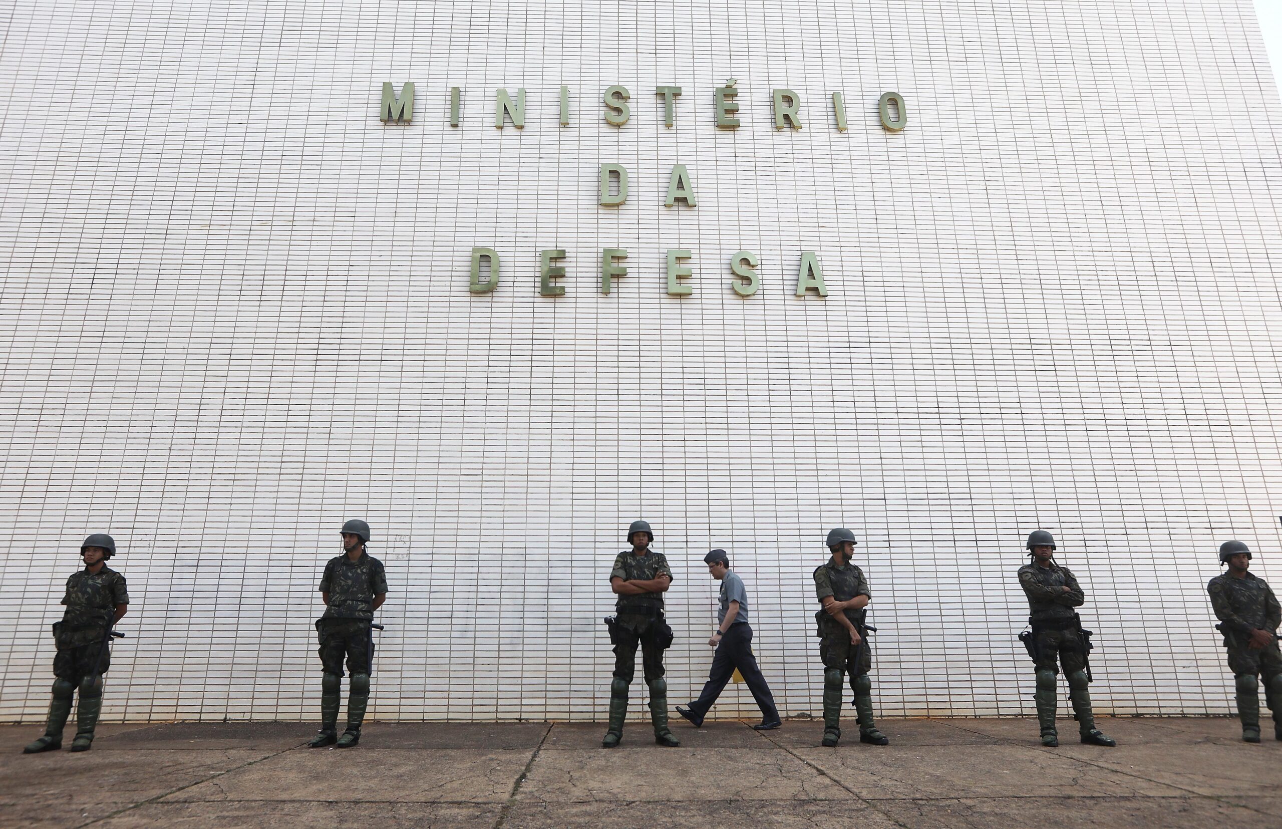 Alvo de revisão, orçamento da Defesa é 5º maior da Esplanada e tem debate sobre previdência