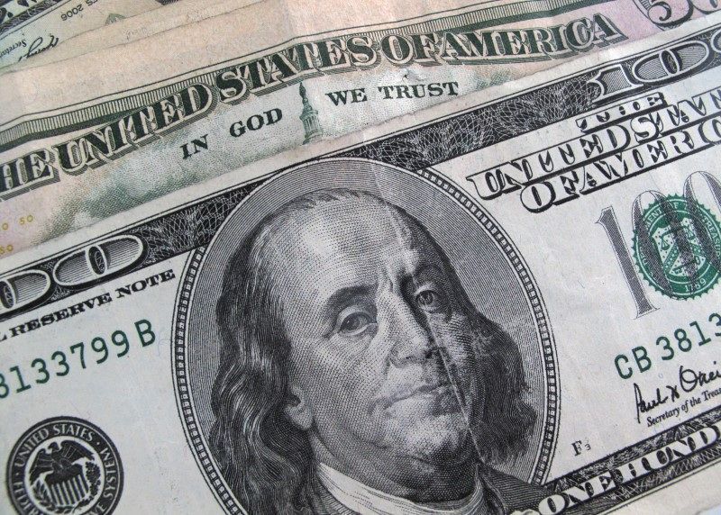 Dólar acelera e pressiona inflação às vésperas de nova reunião do Copom