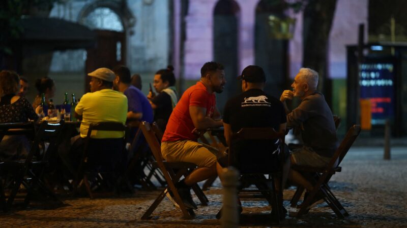 Atividade de serviços volta a crescer em fevereiro no Brasil, mostra PMI