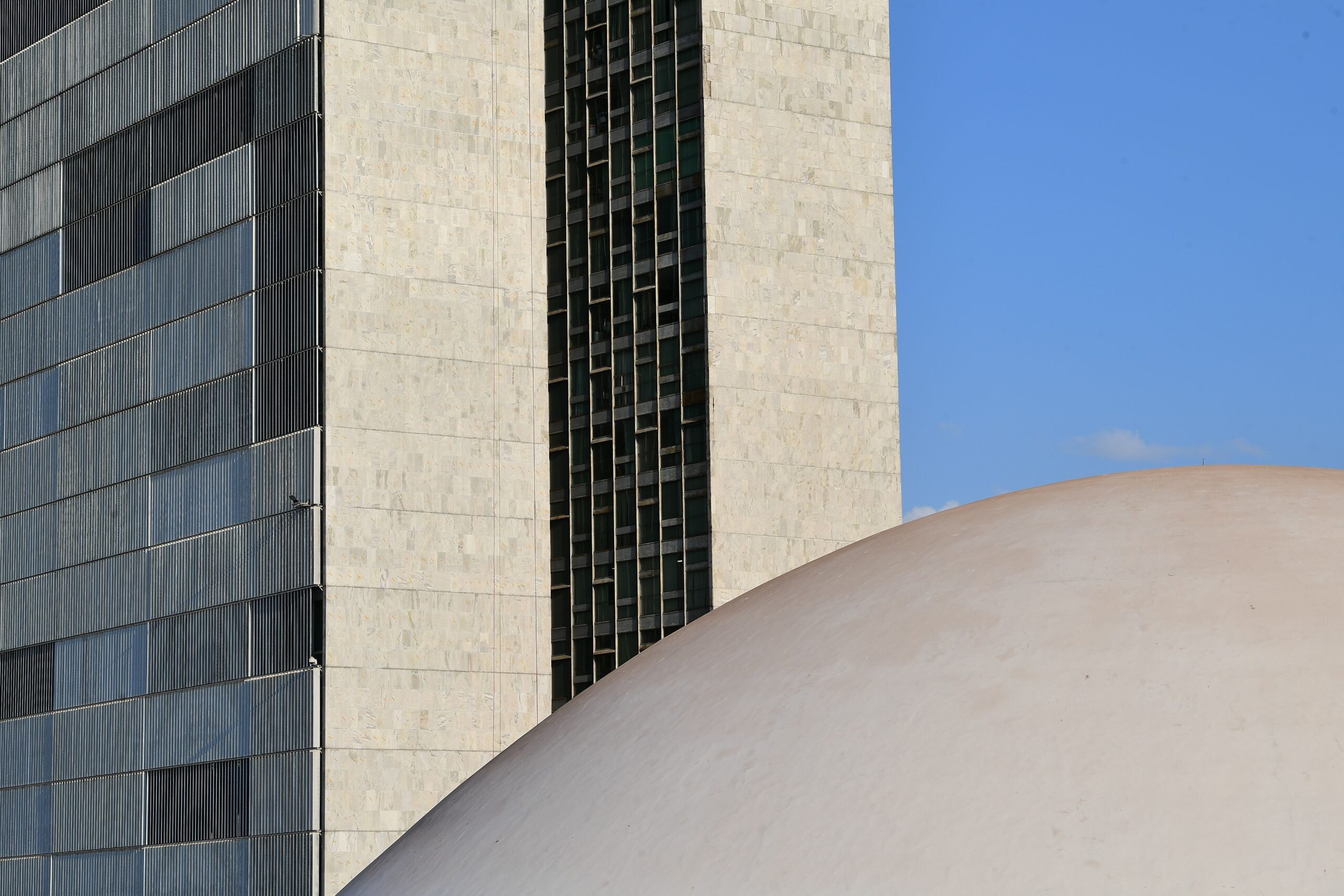 Governo estuda limitar vale-gás a número de pessoas da família
