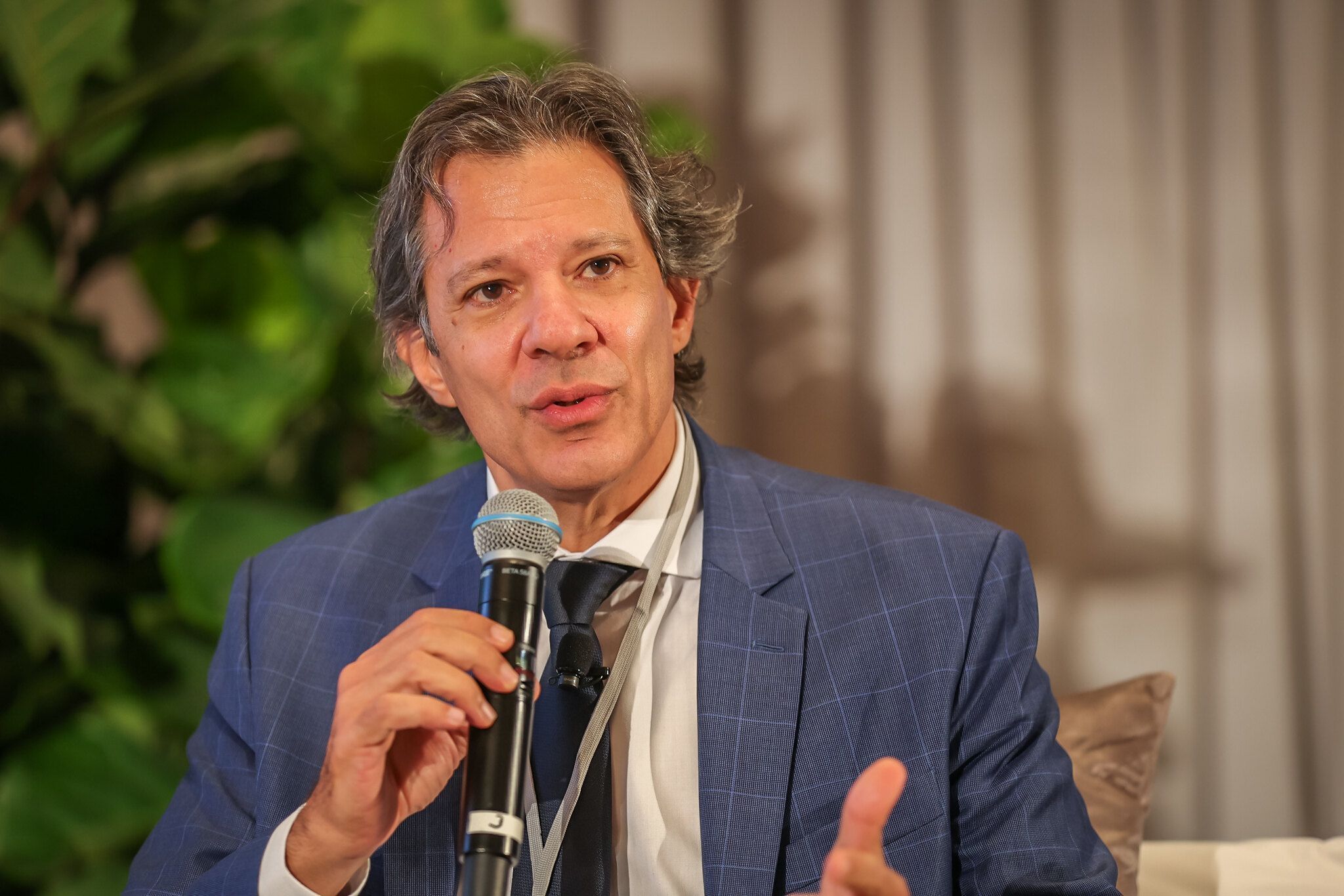 Haddad cancela férias e retorna a Brasília antecipadamente