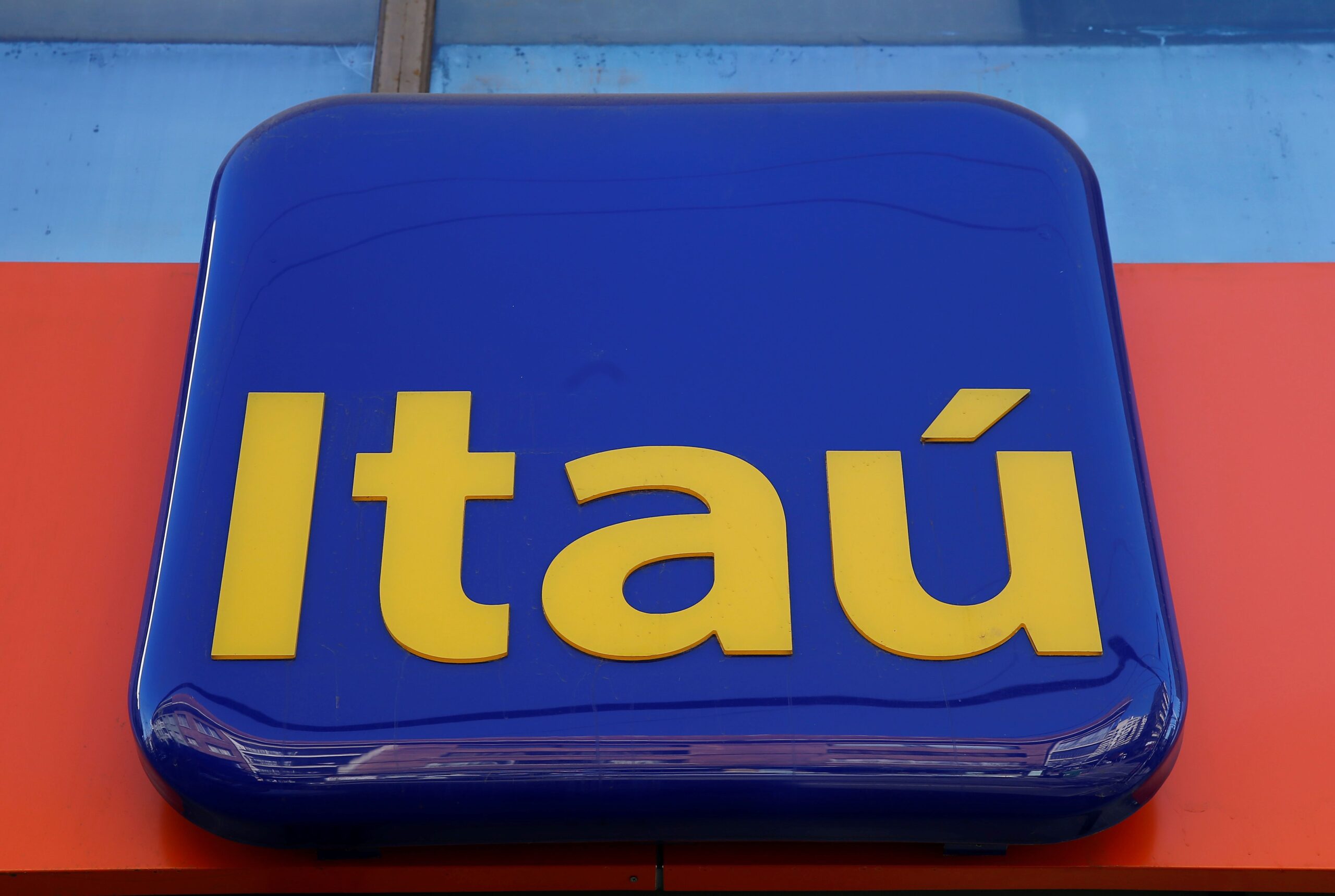 Itaú Unibanco registra lucro de R$ 10,6 bi no 3º tri, alta de 18% em um ano