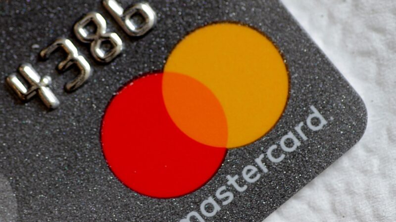 Mastercard quer eliminar uso de senhas em cartões até o final da década