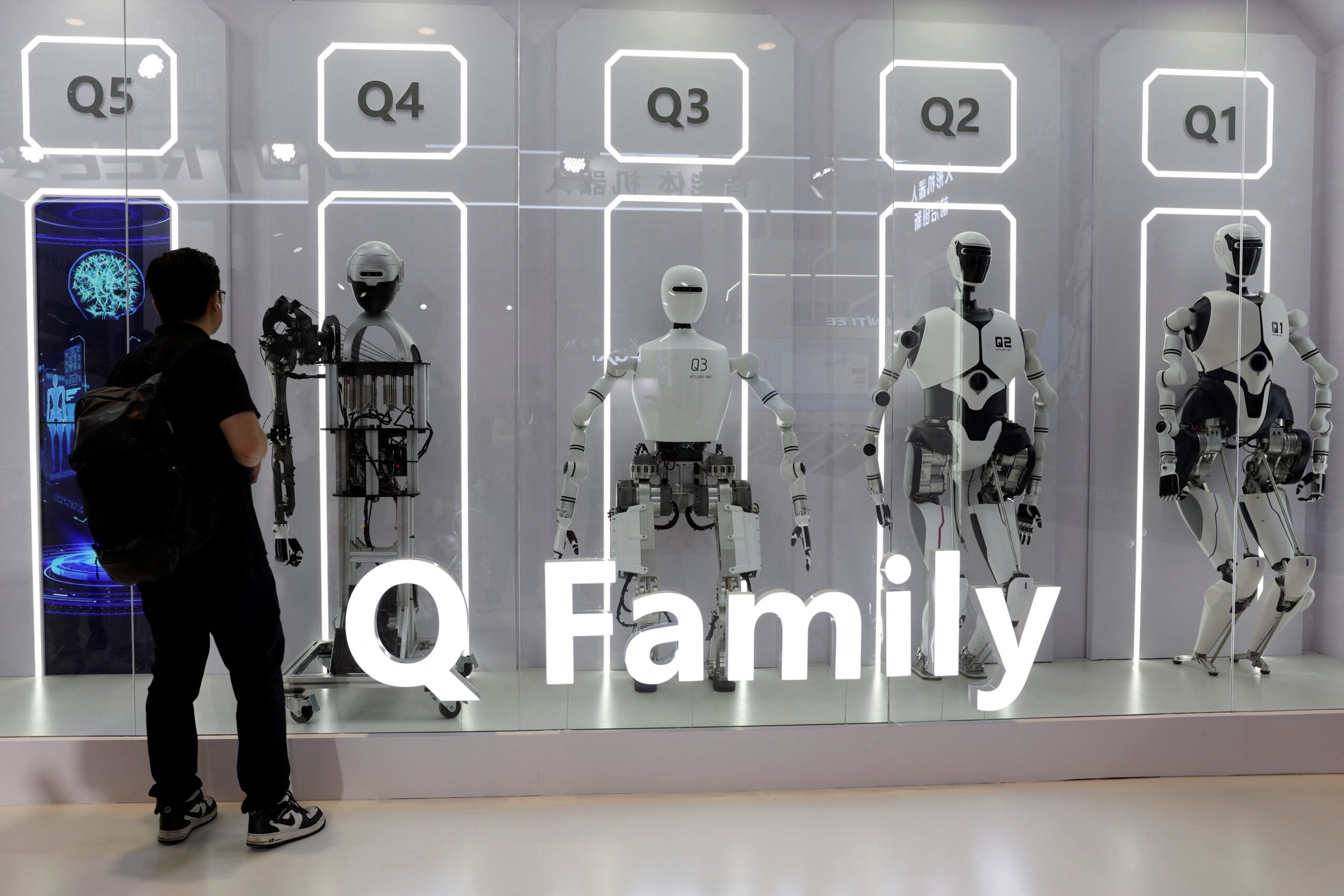 Startup de IA para robôs levanta US$ 400 mi de Bezos e OpenAI