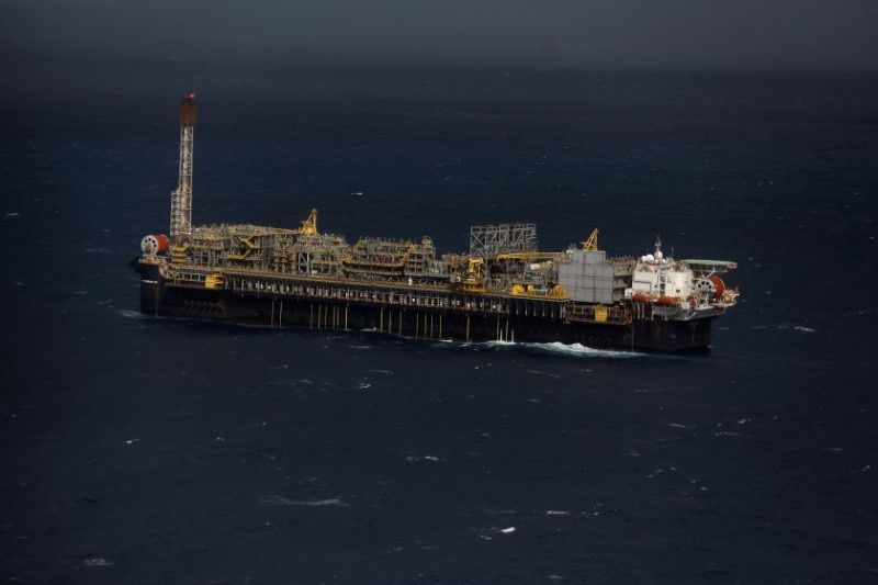 AIE corta previsão para demanda global por petróleo neste ano, mas eleva a de 2025