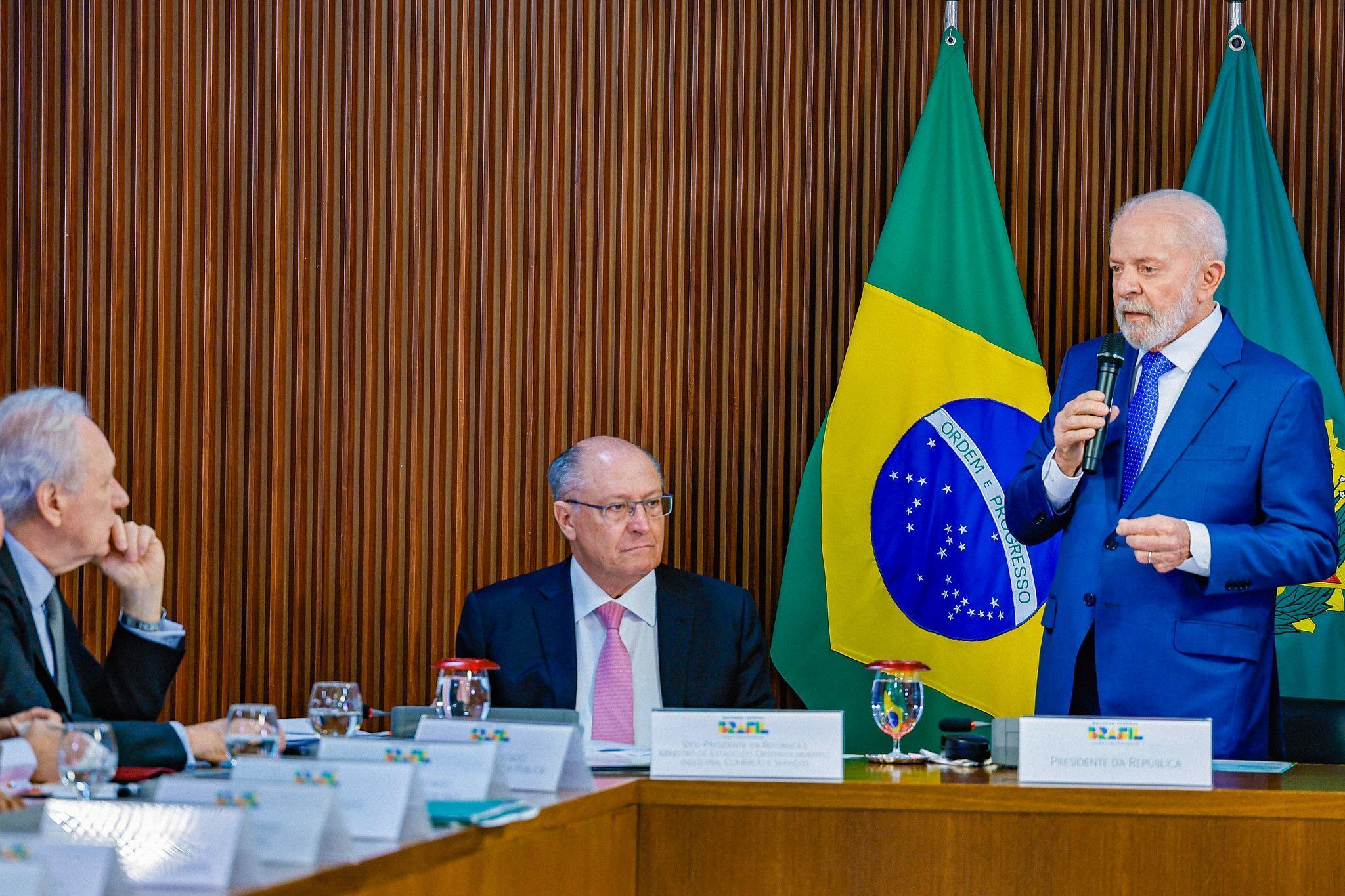 Crise de confiança mina relação entre o Planalto e o mercado