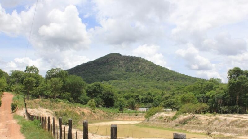 Topografia e limpeza para estruturação de trilha no Morro de Santo Antônio já foram feitas