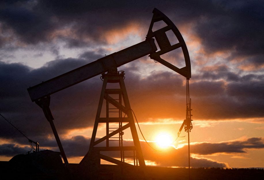 Petróleo passa a subir mais de 1,5% após queda do regime na Síria