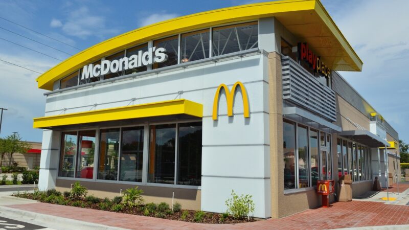 McDonald’s frustra expectativas de lucro e receita no 4º tri