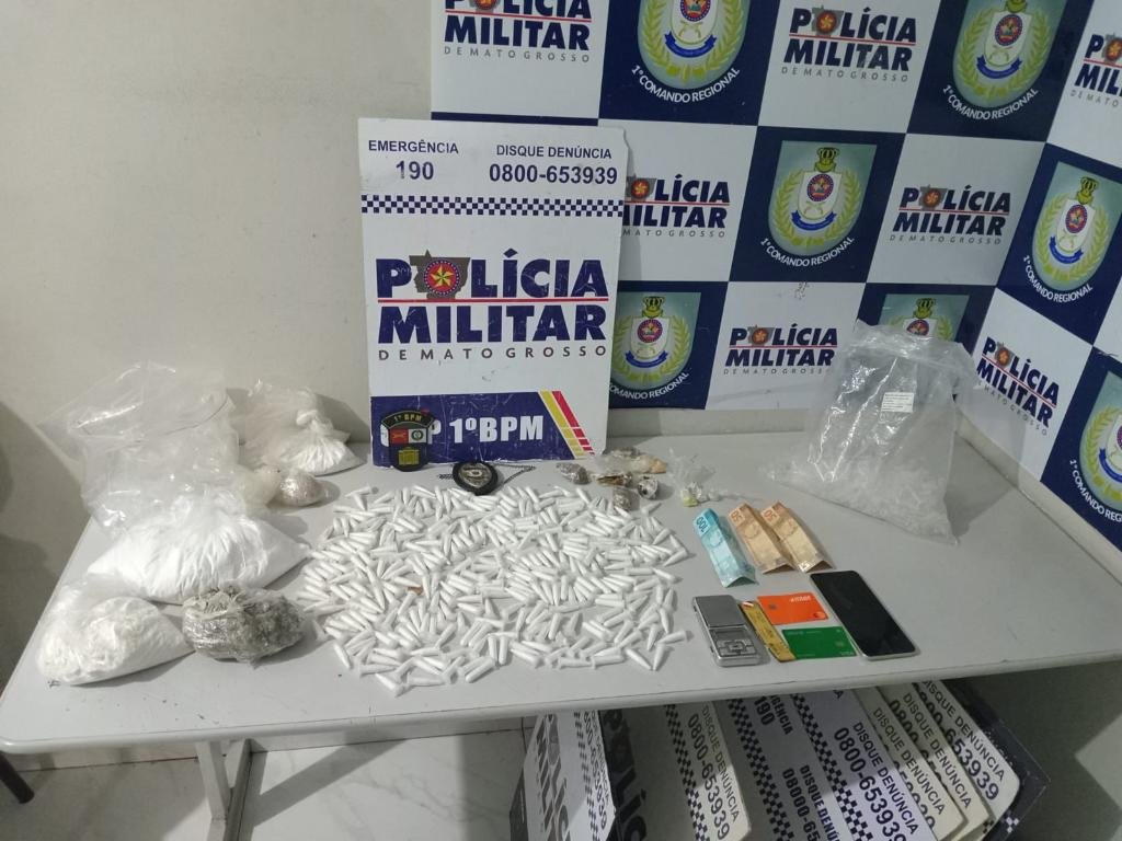 Polícia Militar prende homem por tráfico e apreende mais de 300 porções de drogas