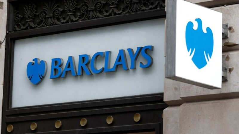 Barclays tem lucro e receita acima do esperado no 4º tri