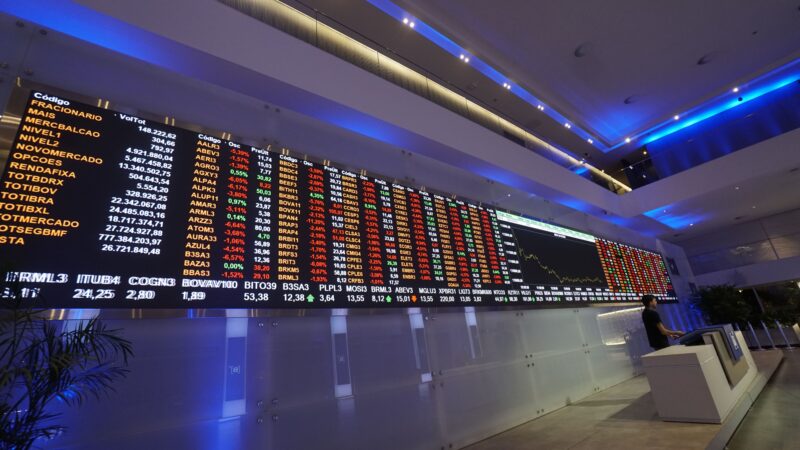 Investimentos dos brasileiros sobe 12,6% em dezembro, diz Anbima