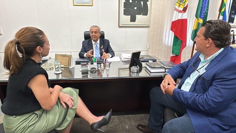 Prefeitos de Várzea Grande e Cuiabá reuniu com parlamentares de MT em Brasília para combater atos de vandalismo contra o DAE