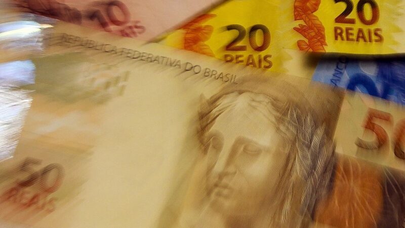 PIB desacelera no fim de 2024 com impactos de juros e inflação