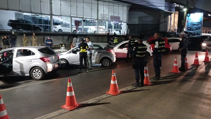 Operação Lei Seca resulta em seis autuações criminais e remoção de 40 veículos em Várzea Grande