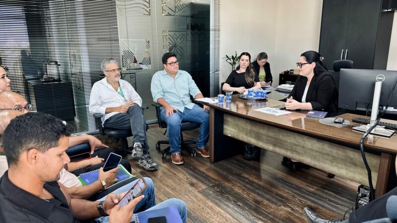 Primeira-dama articula nova praça no Distrito do Sucuri com academia e playground